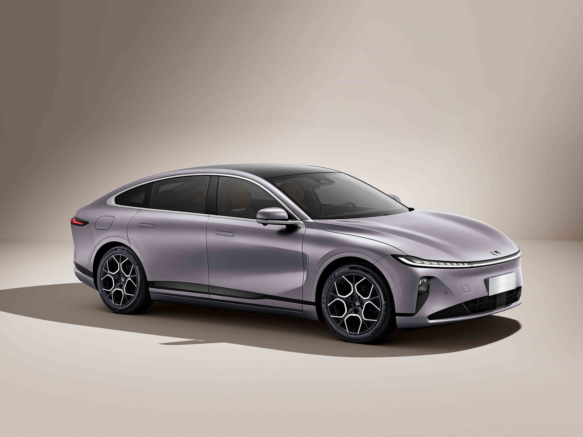 美高梅MGM启源A07左45°